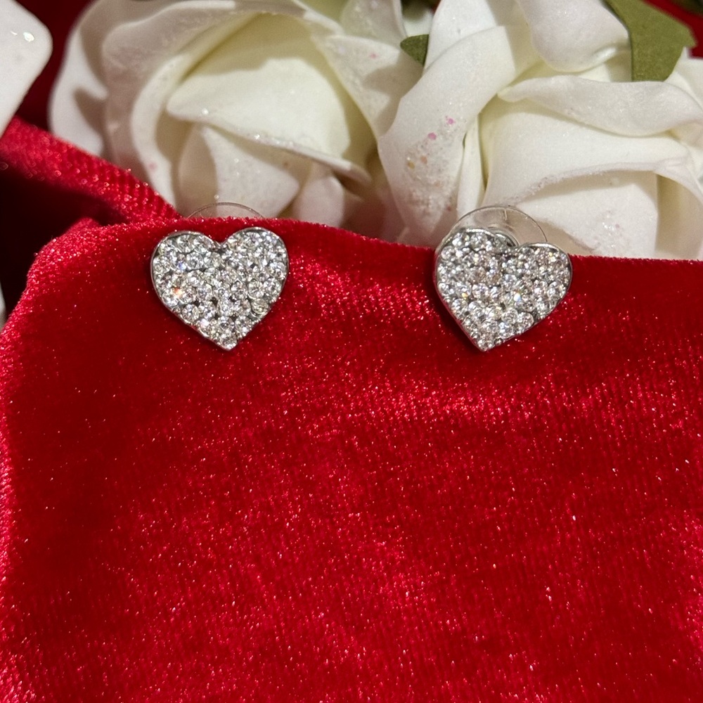 Heartshape studs - Picture 2 of 2